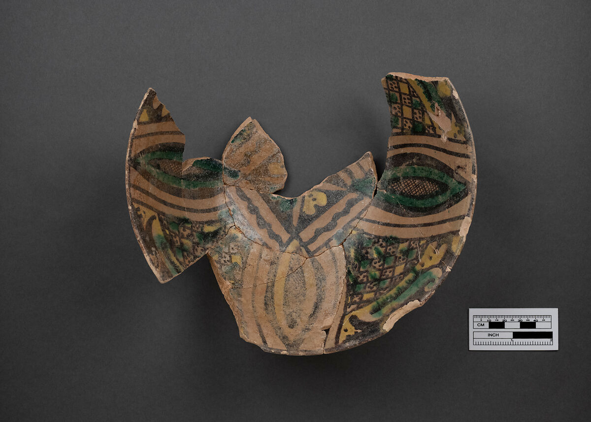 Bowl, Earthenware; underglaze painted in polychrome pigments under transparent glaze (buff ware)