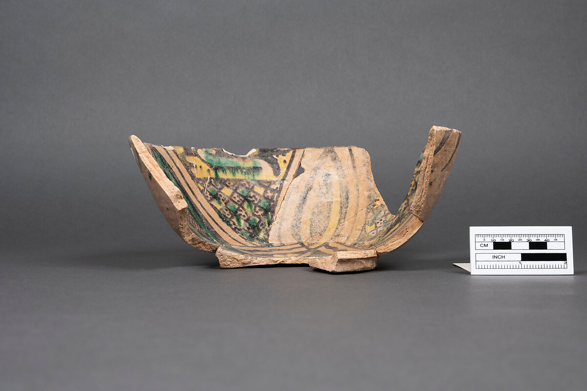 Bowl, Earthenware; underglaze painted in polychrome pigments under transparent glaze (buff ware)