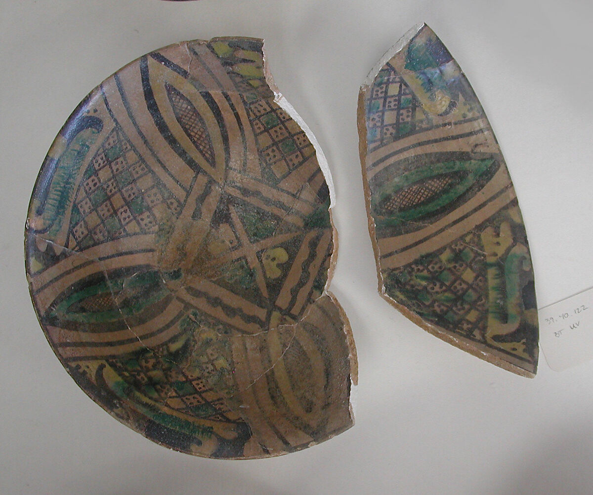 Bowl, Earthenware; underglaze painted in polychrome pigments under transparent glaze (buff ware)