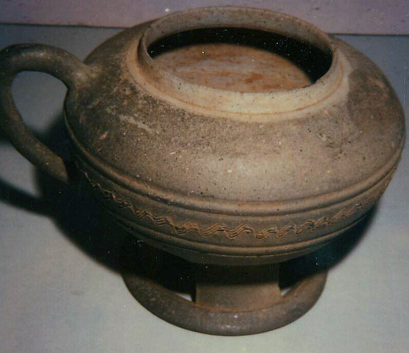 Pedestal jar with handles, Stoneware, Korea 