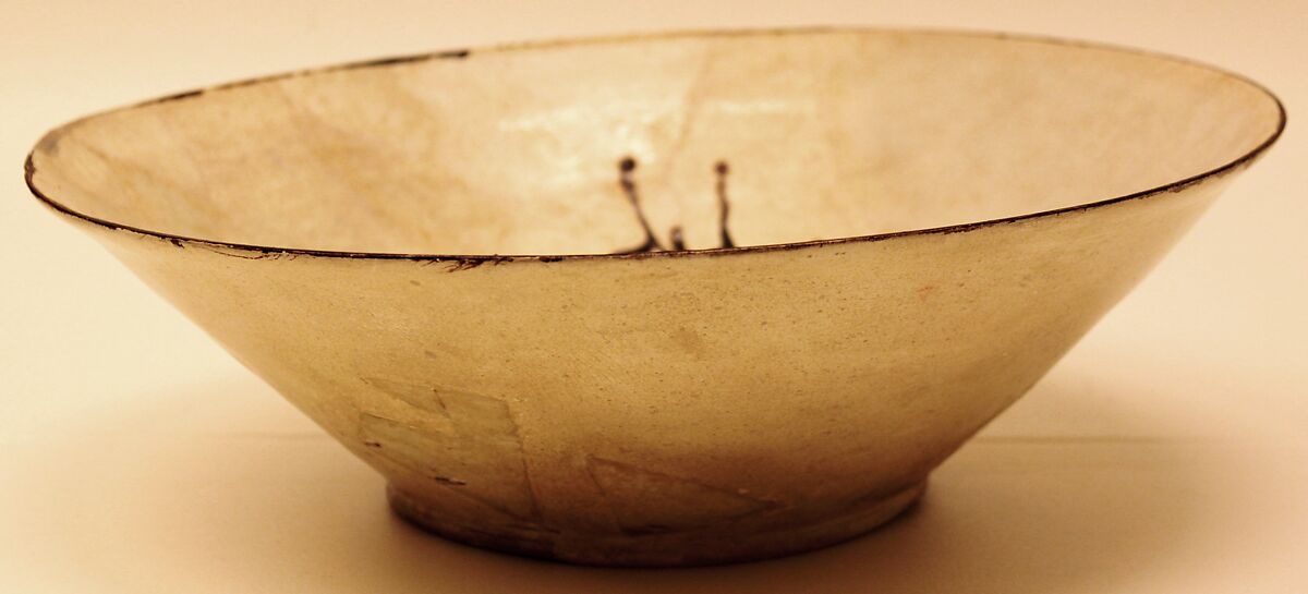 Bowl, Earthenware; white slip with monochrome slip decoration under transparent glaze