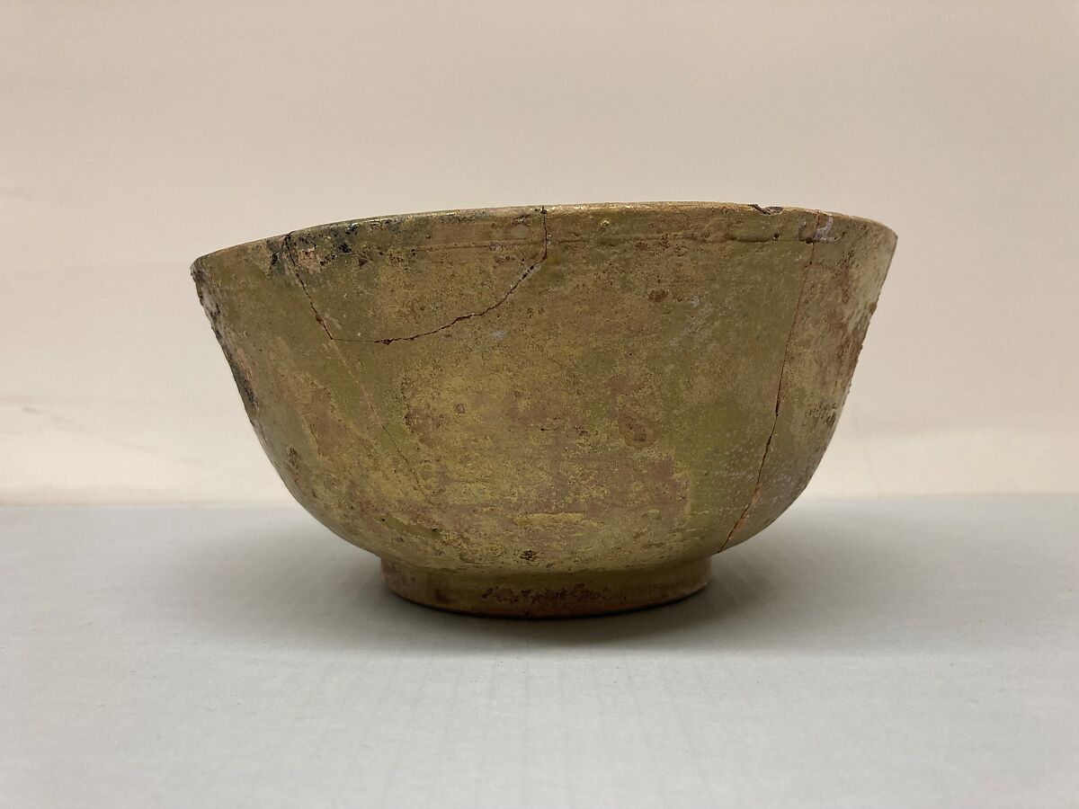 Bowl, Earthenware; opaque yellow glaze, green decoration
