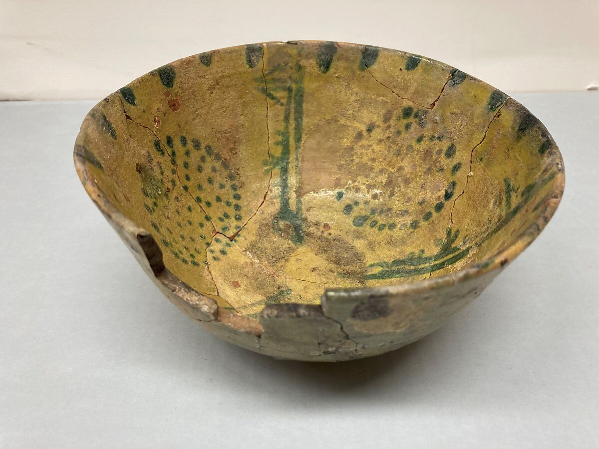 Bowl, Earthenware; opaque yellow glaze, green decoration