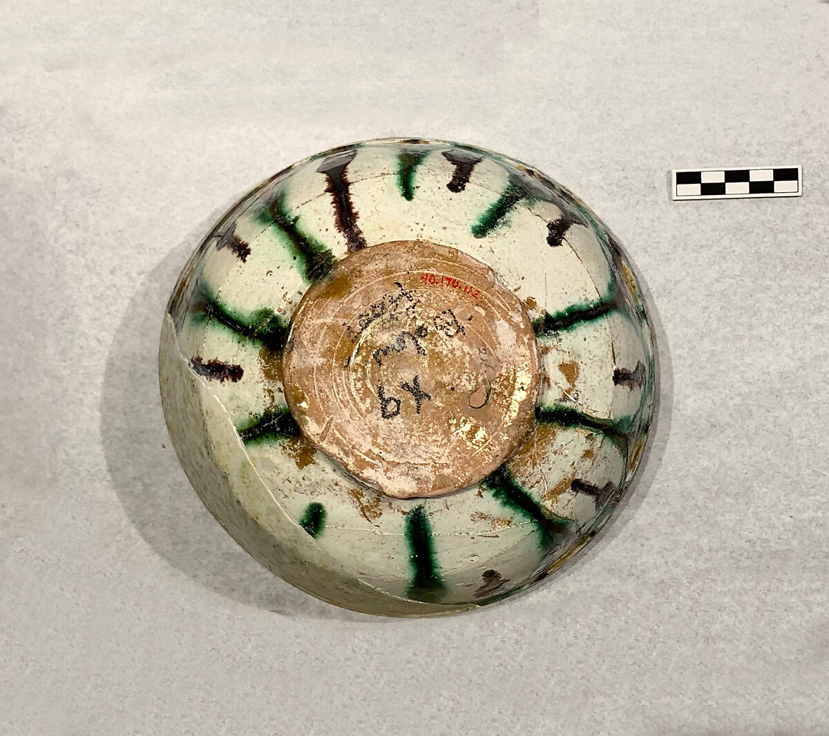 Bowl, Earthenware; white slip, incised and splashed with polychrome glazes under transparent glaze (sgraffito ware)