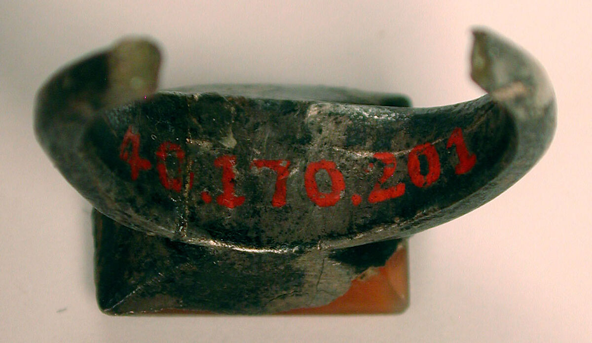 Ring, Silver; set with carnelian