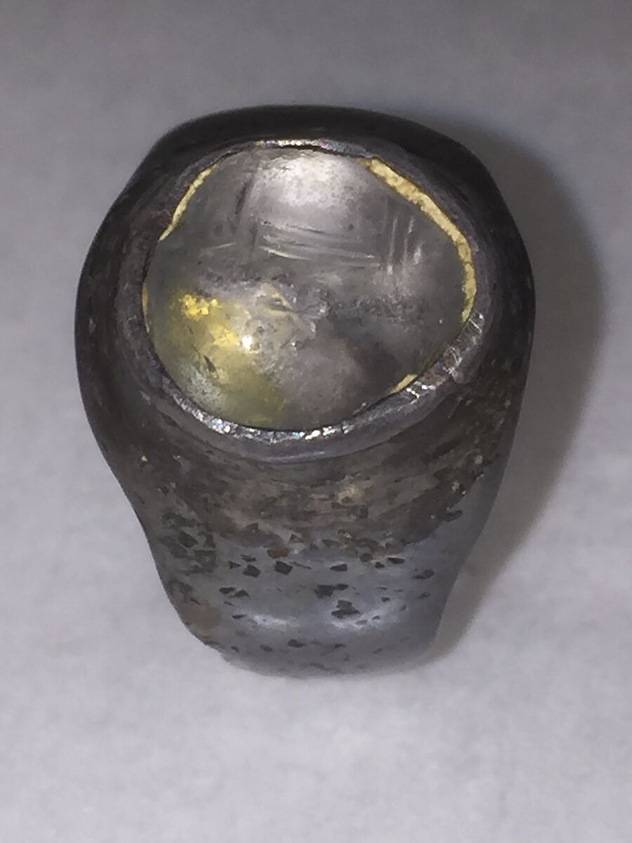 Ring, Silver; set with colorless cabochon stone