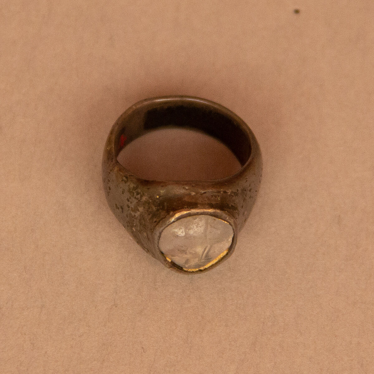 Ring, Silver; set with colorless cabochon stone