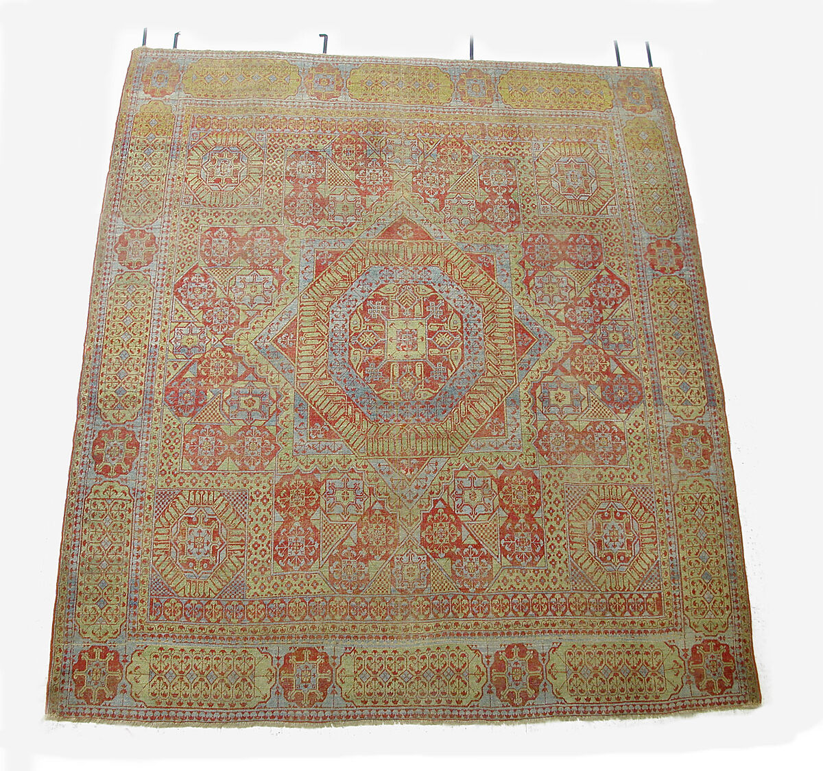 Carpet, Wool (warp, weft and pile); asymmetrically knotted pile