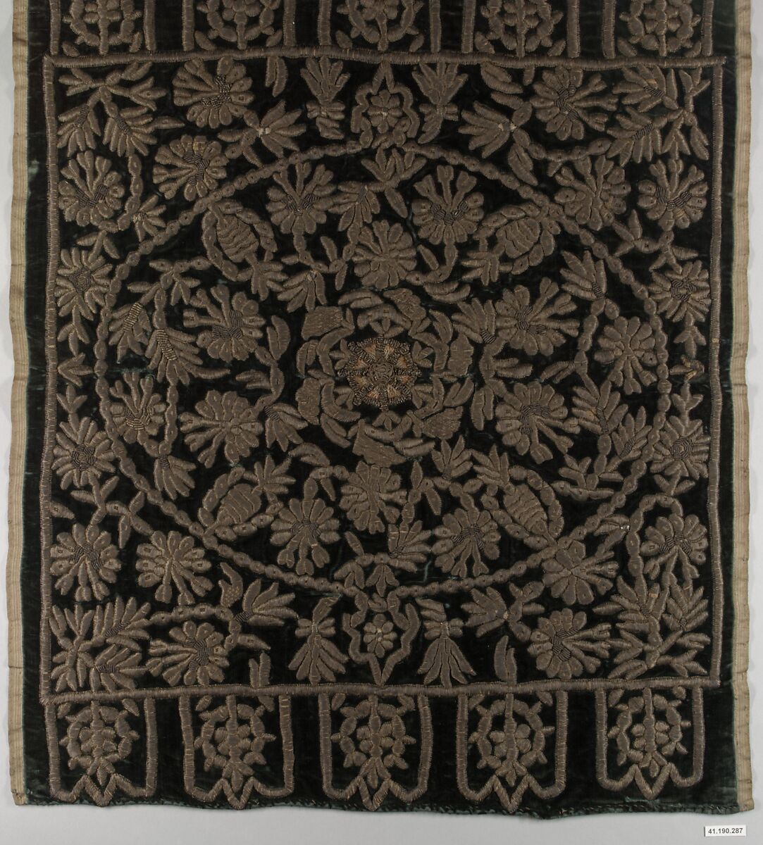 Cushion Cover (Yastik), Silk velvet; embroidered with metal wrapped thread