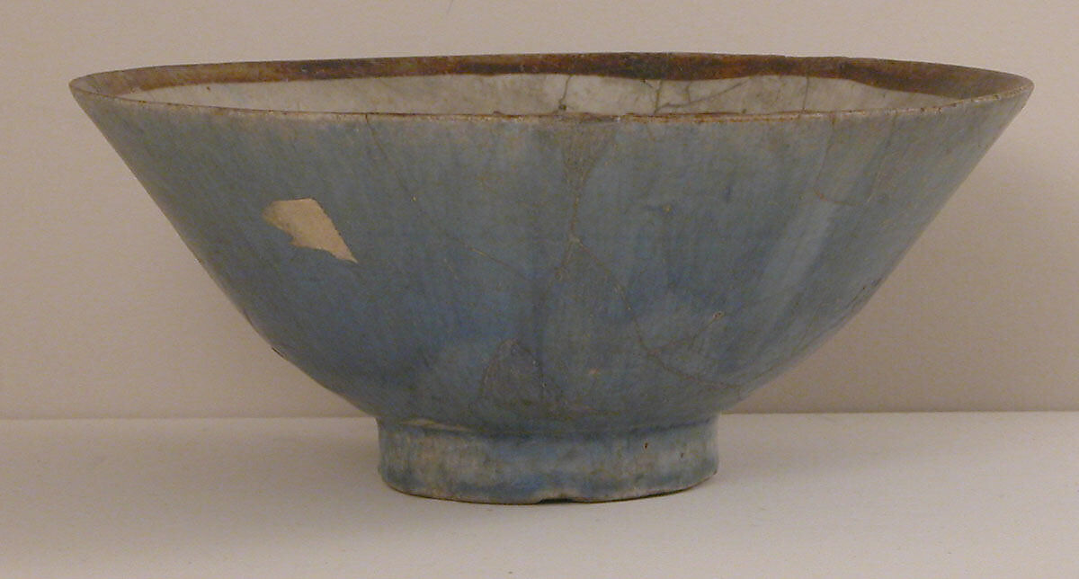 Bowl, Stonepaste; luster-painted on opaque white glaze