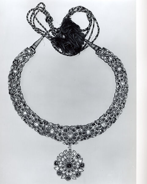 Necklace, Gold, lacquer, gems, enamel