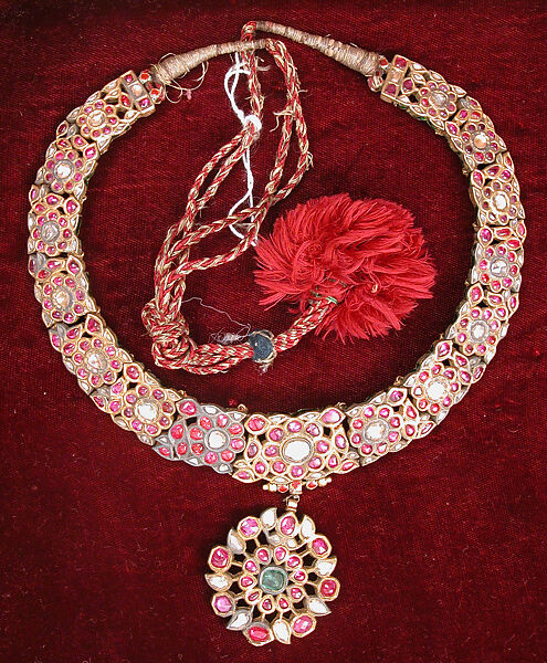 Necklace, Gold, lacquer, gems, enamel 