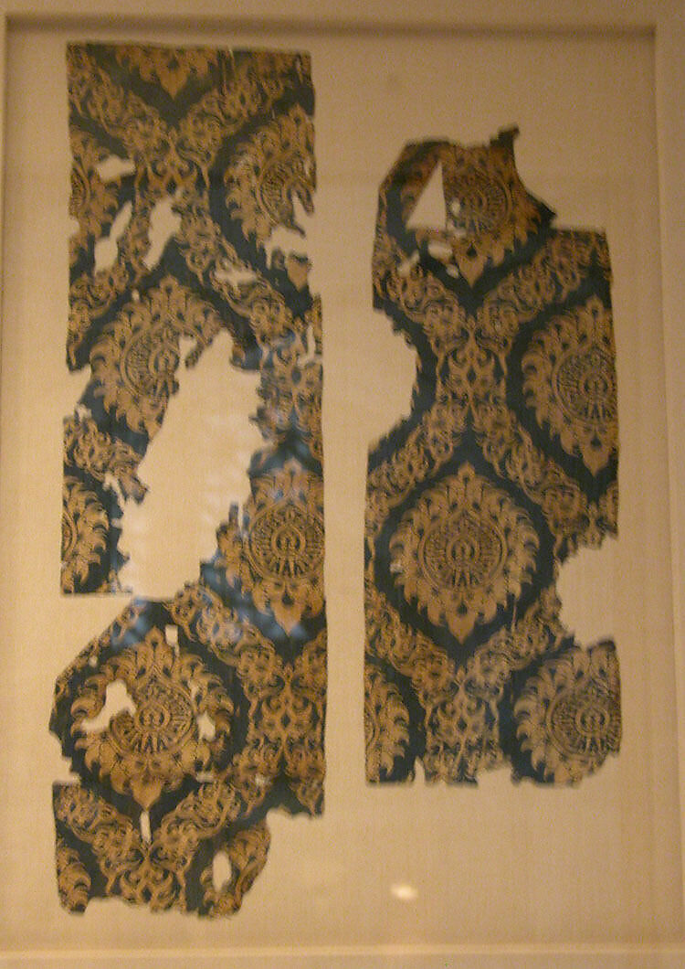 Textile Fragment with Ogival Pattern, Silk; lampas