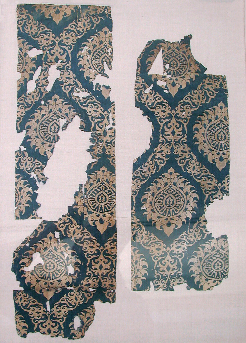 Textile Fragment with Ogival Pattern, Silk; lampas