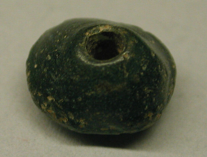 Beads, Glass, green; cut