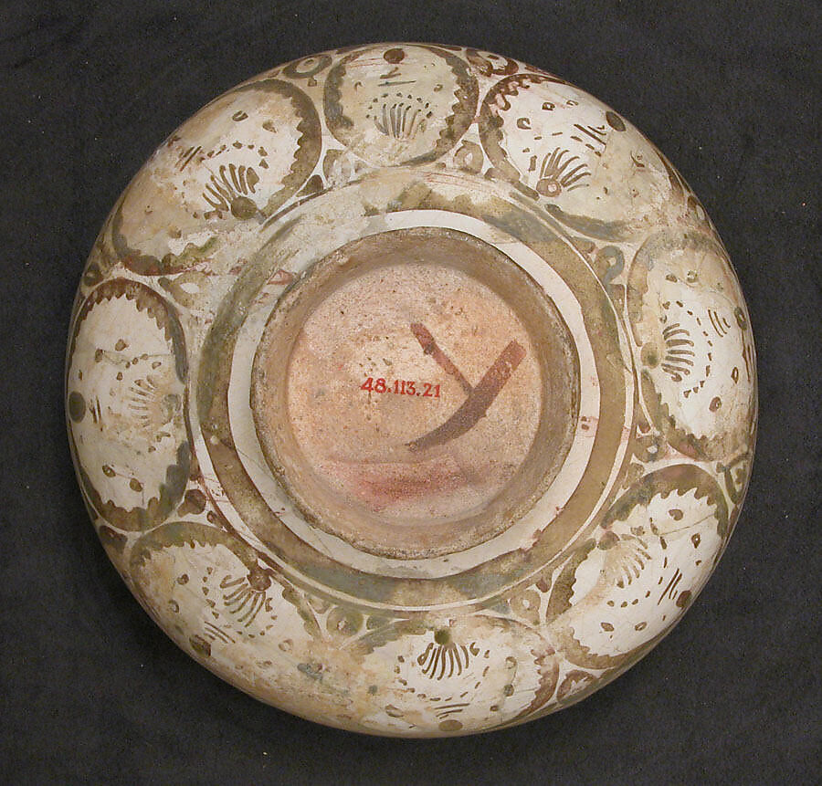Bowl, Stonepaste; glazed and luster-painted