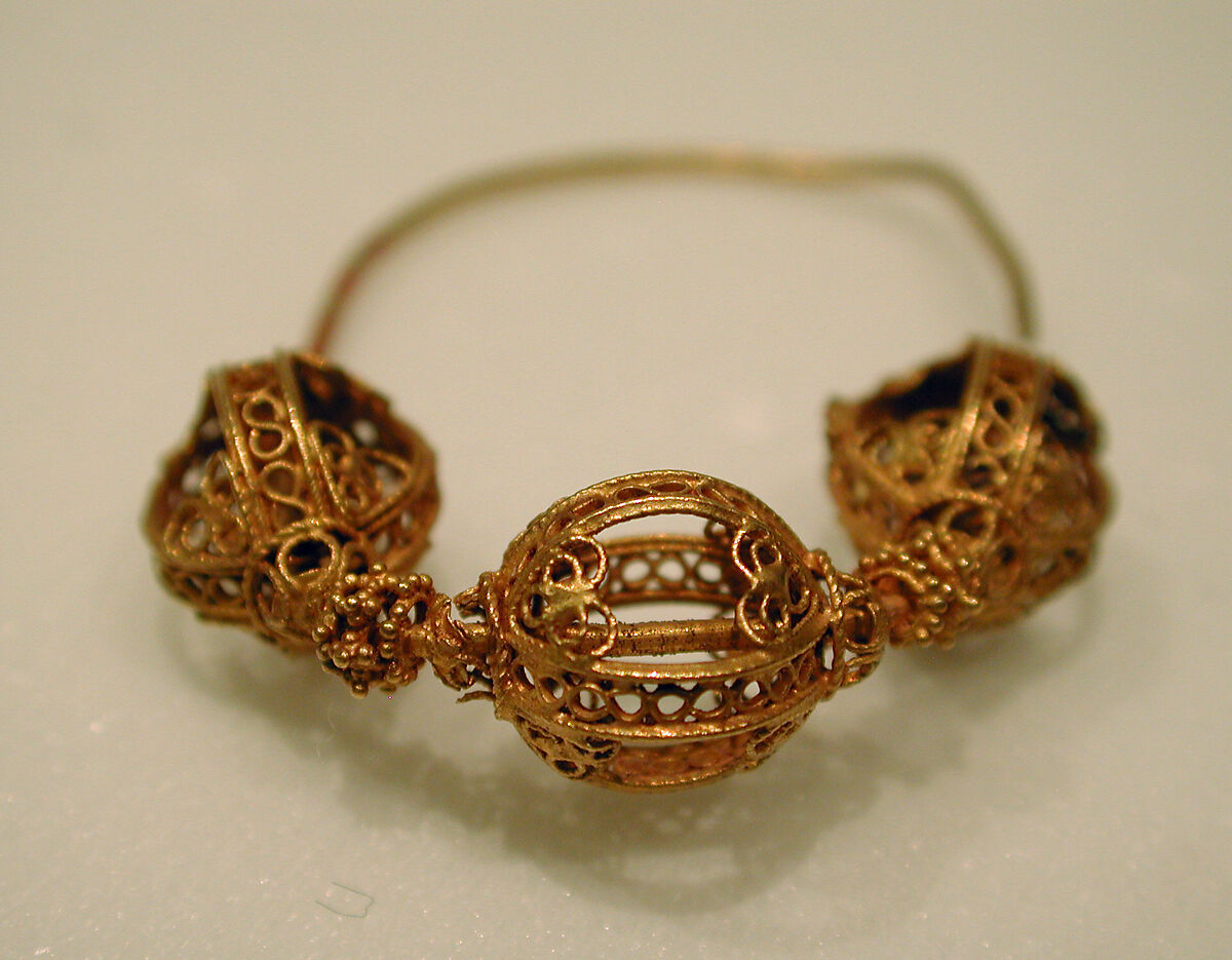 Earring, One of a Pair, Gold wire with filigree