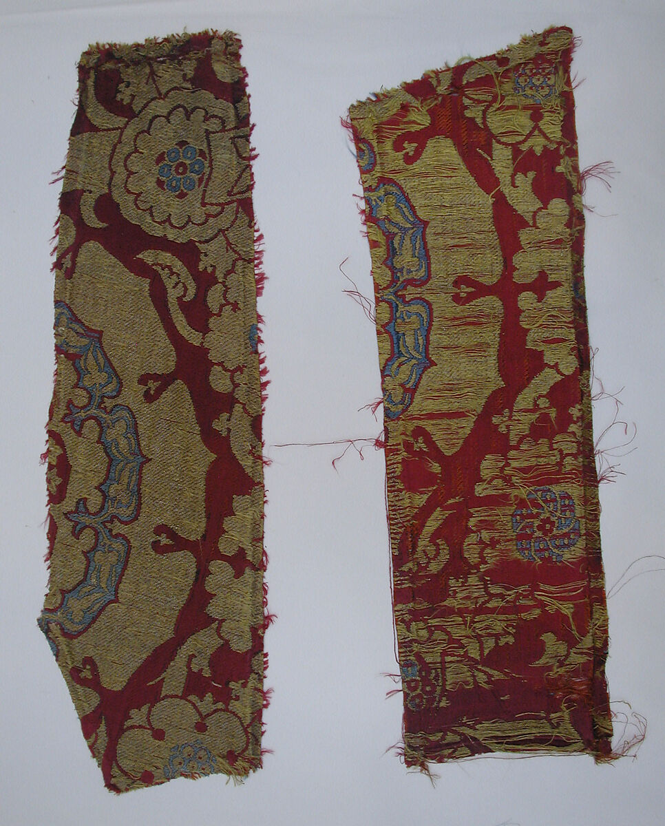 Silk Fragment with Circular Rosace-like Floriate Medallions, Silk, metal wrapped thread; lampas (kemha)