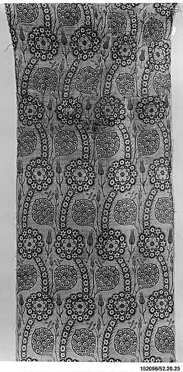 Silk Fragment with Wavy-vine Pattern on Green Ground, Silk, metal wrapped thread; lampas (kemha)