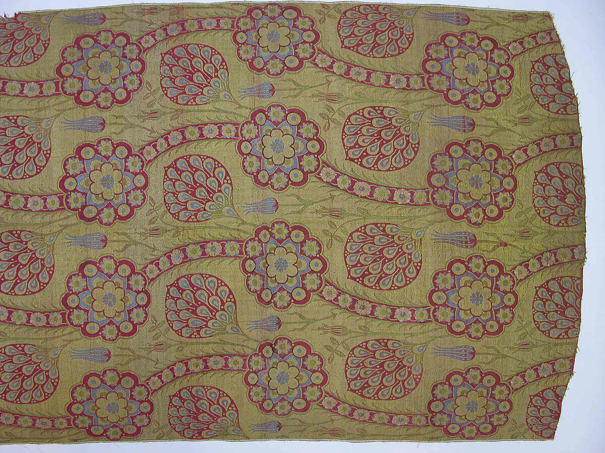 Silk Fragment with Wavy-vine Pattern on Green Ground, Silk, metal wrapped thread; lampas (kemha)