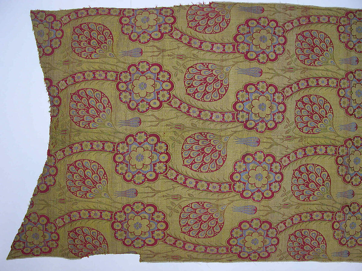 Silk Fragment with Wavy-vine Pattern on Green Ground, Silk, metal wrapped thread; lampas (kemha)