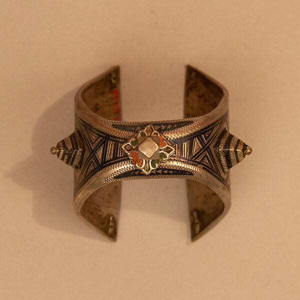 Bracelet, Silver sheet with filigree