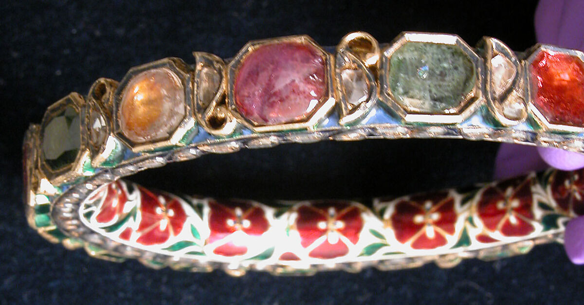 Bracelet or Armlet, Gold, enamel, semi-precious stones
