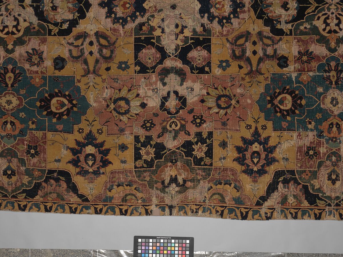 Vase-technique Carpet with Overlapping Cartouches, Cotton (warp), silk (weft), wool (weft and pile); asymmetrically knotted pile