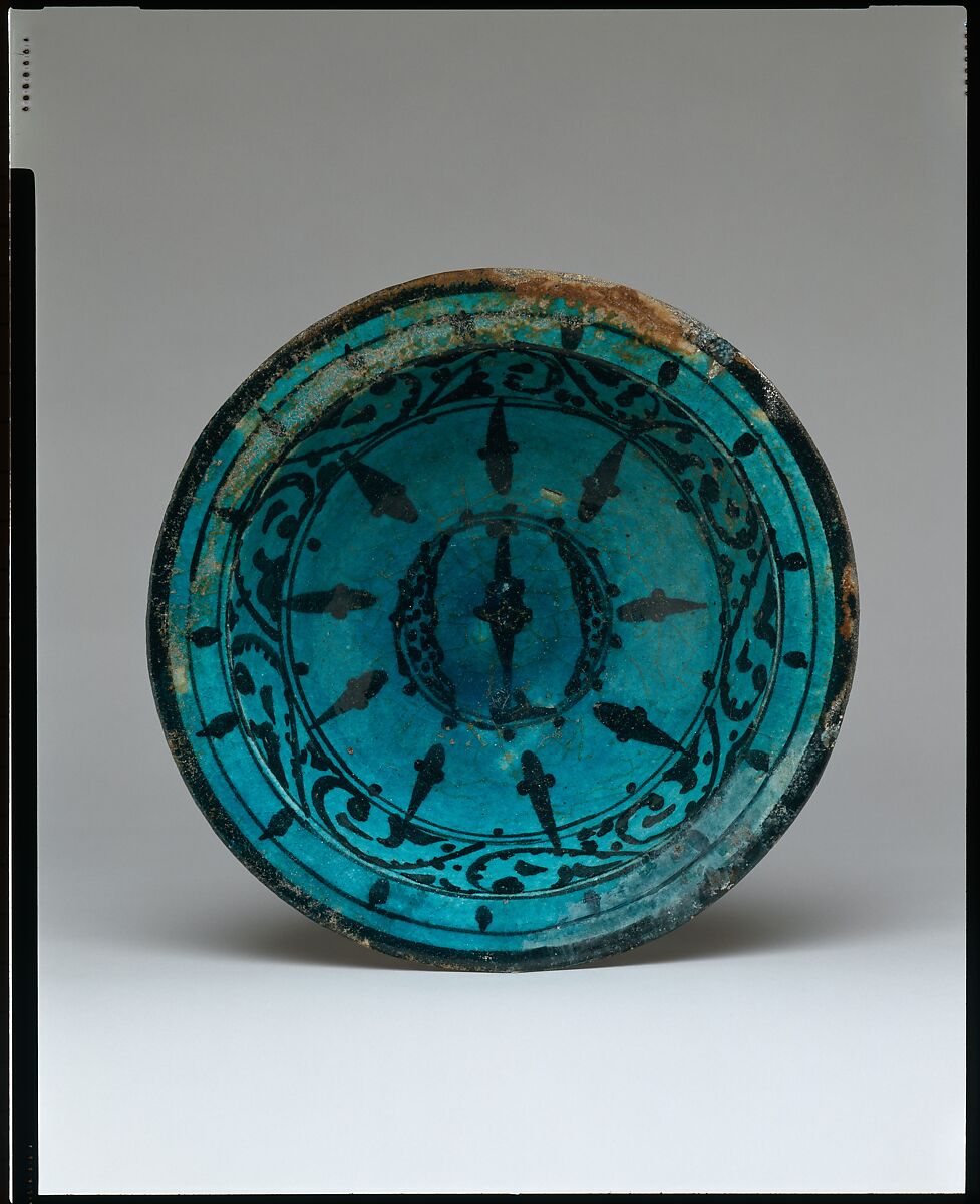 Bowl, Stonepaste; underglaze painted