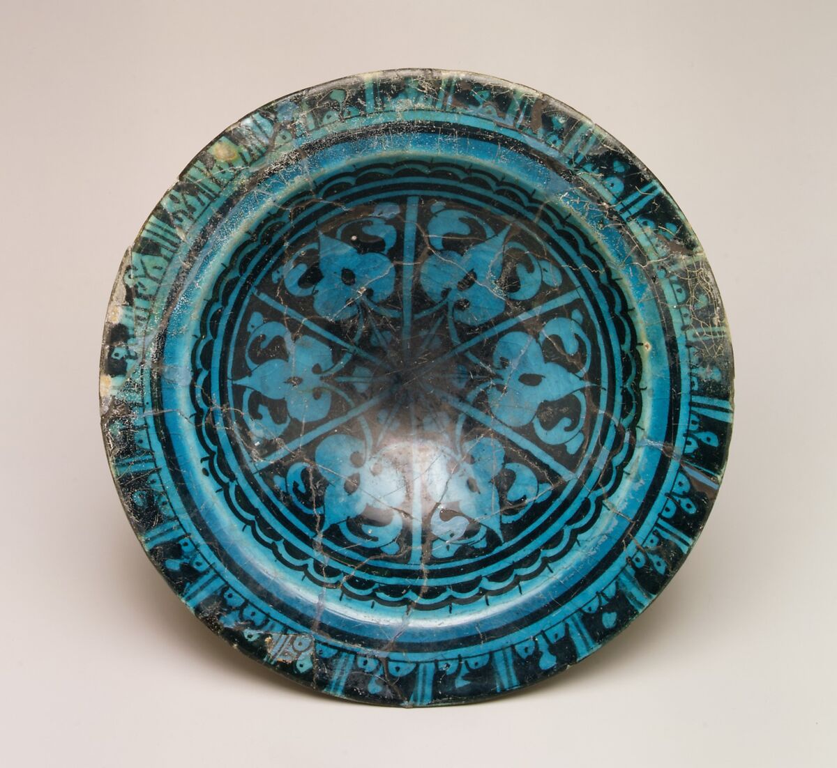 Bowl, Stonepaste; underglaze painted