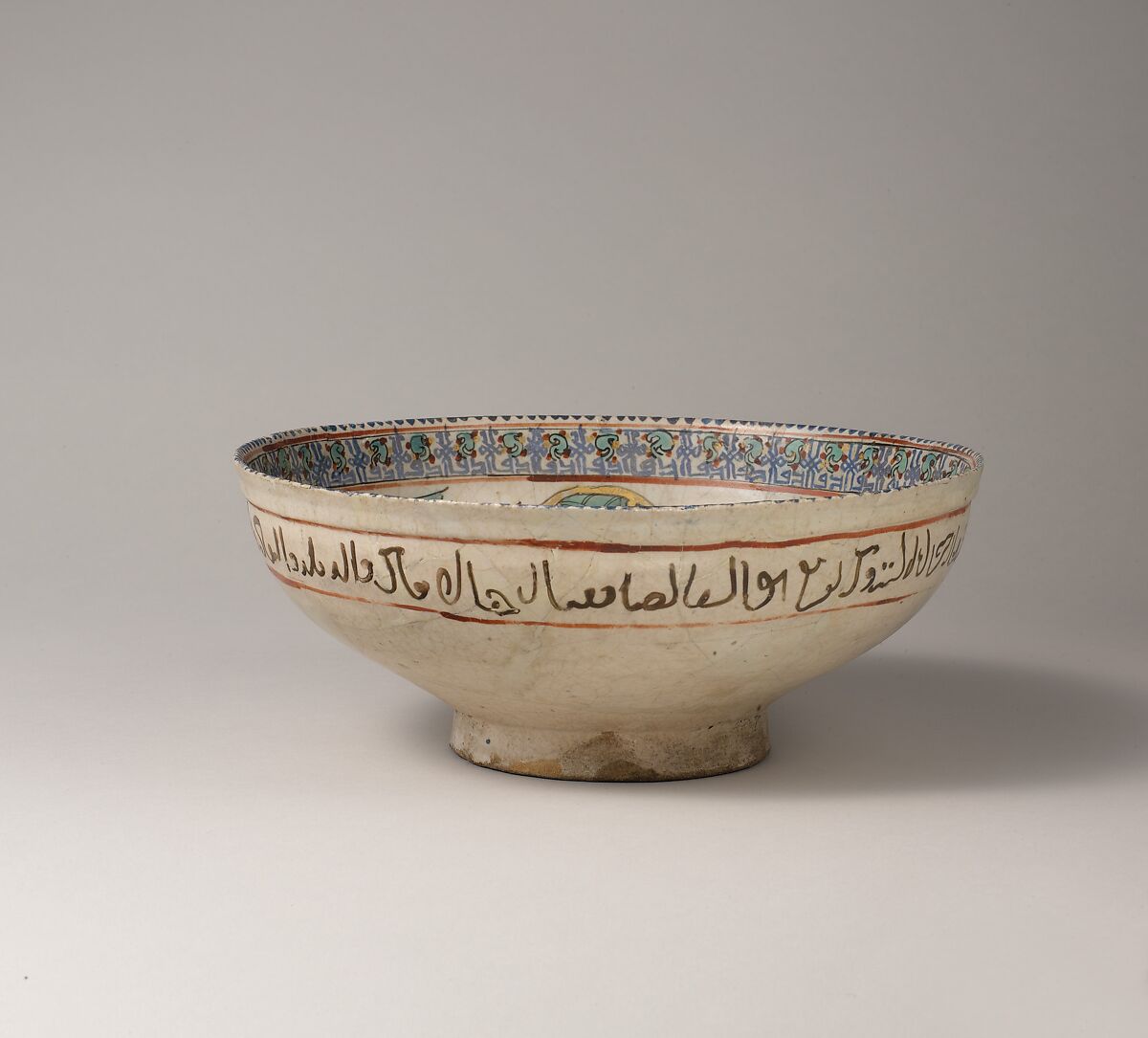 Bowl with Bahram Gur and Azada, Stonepaste; glazed (opaque monochrome), in-glaze- and overglaze-painted, gilded