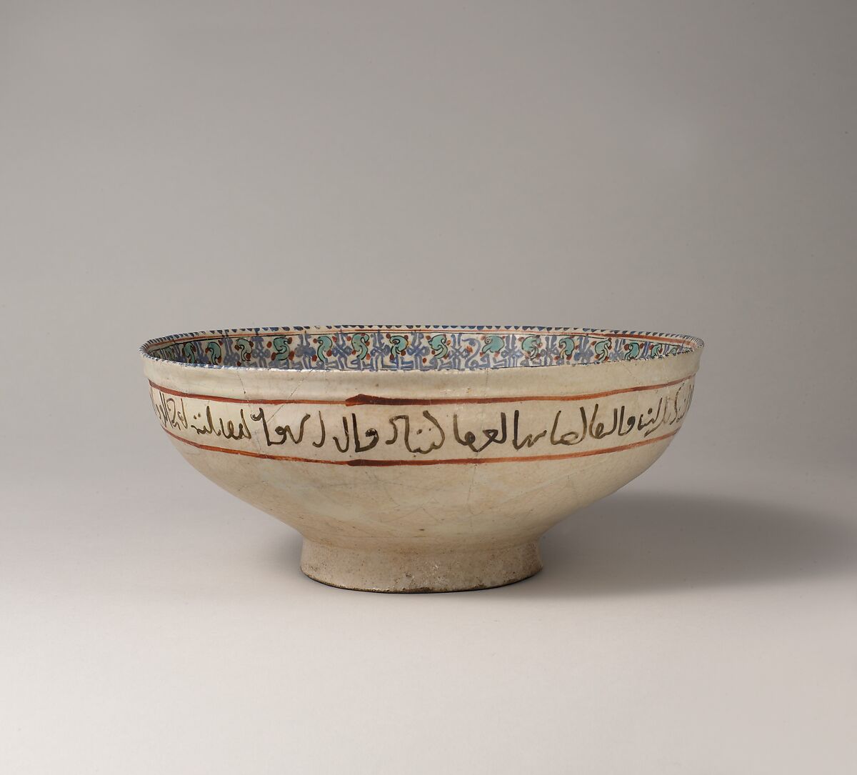 Bowl with Bahram Gur and Azada, Stonepaste; glazed (opaque monochrome), in-glaze- and overglaze-painted, gilded