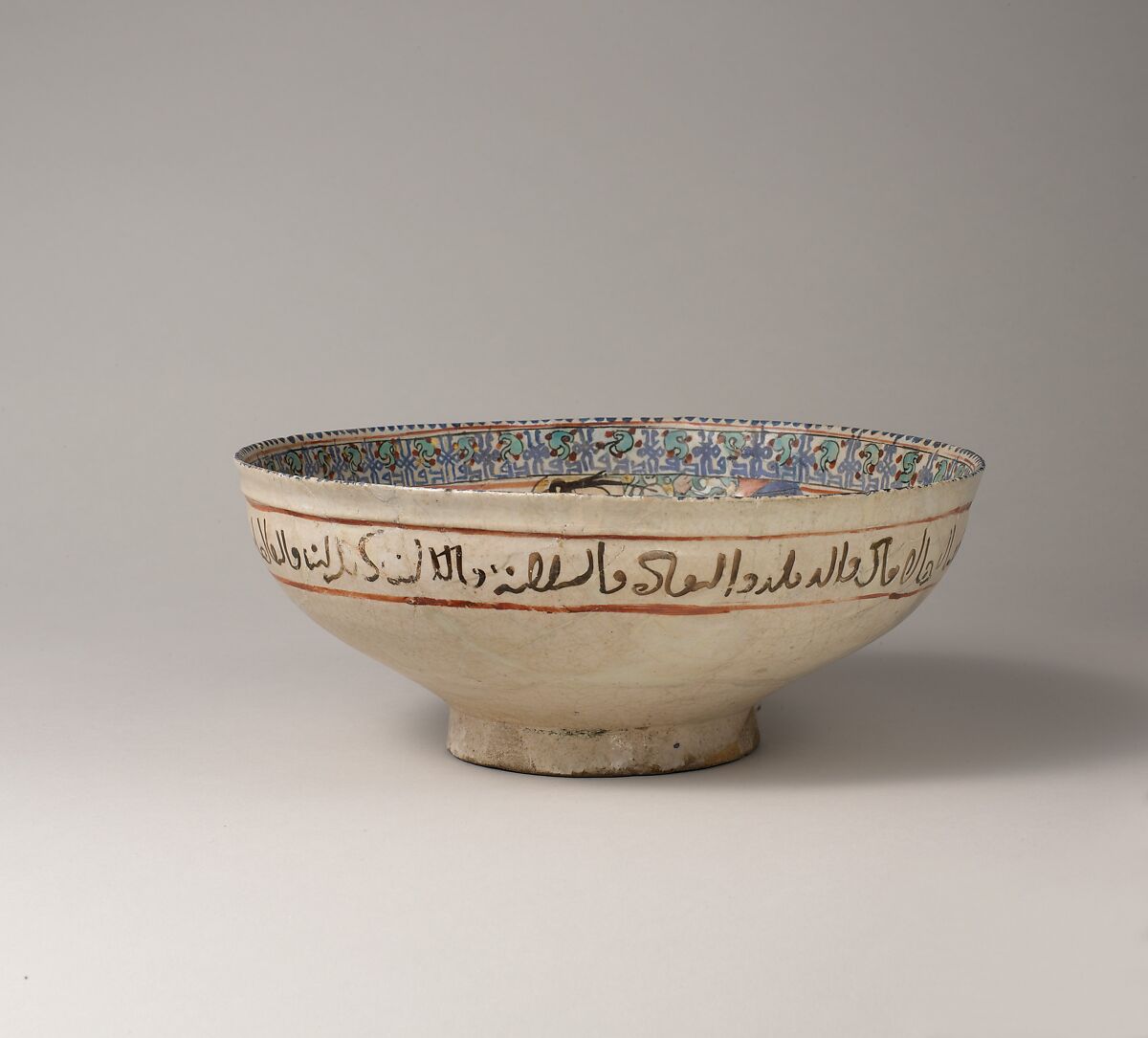 Bowl with Bahram Gur and Azada, Stonepaste; glazed (opaque monochrome), in-glaze- and overglaze-painted, gilded