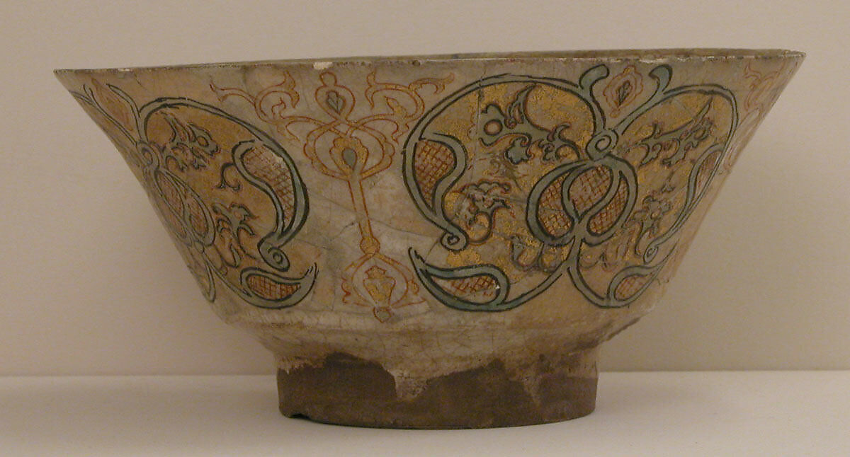 Bowl, Stonepaste; overglaze painted, so-called "mina'i" ware