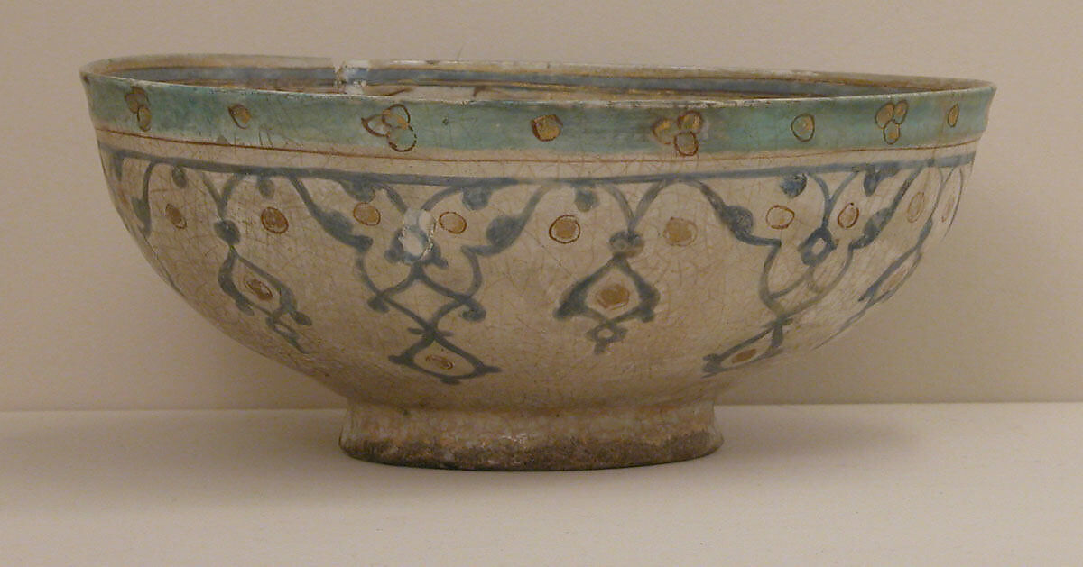 Bowl, Stonepaste; overglaze painted, so-called "mina'i" ware