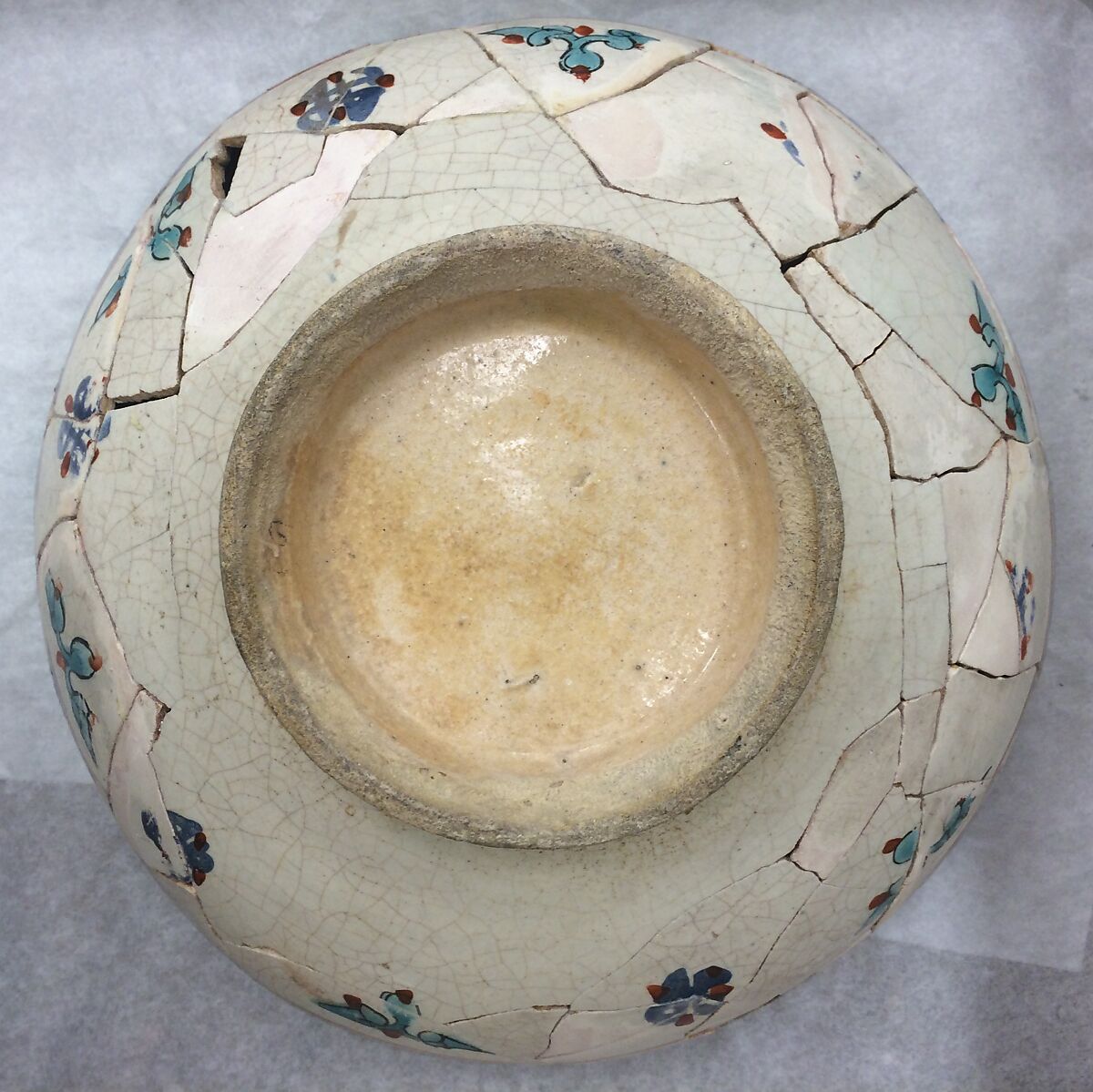 Bowl with a Horseman, Stonepaste; overglaze painted, and gilded, so-called "mina'i" ware