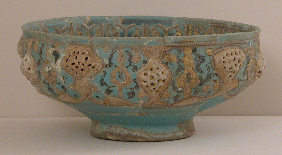 Bowl, Stonepaste; overglaze painted, so-called "mina'i" ware 
