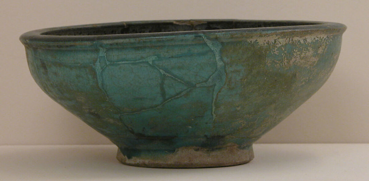 Bowl, Stonepaste; glazed 