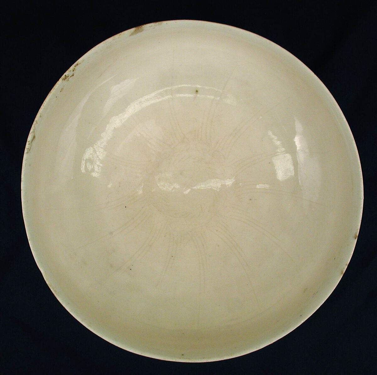 White Bowl, Stonepaste; incised under transparent glaze