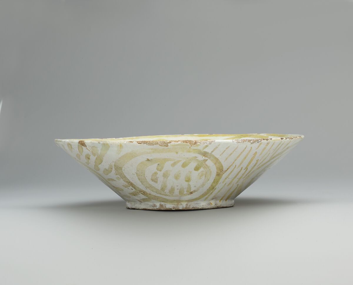 Bowl with Eagle, Muslim Ibn al-Dahhan (Egyptian), Earthenware; luster-painted on opaque white glaze