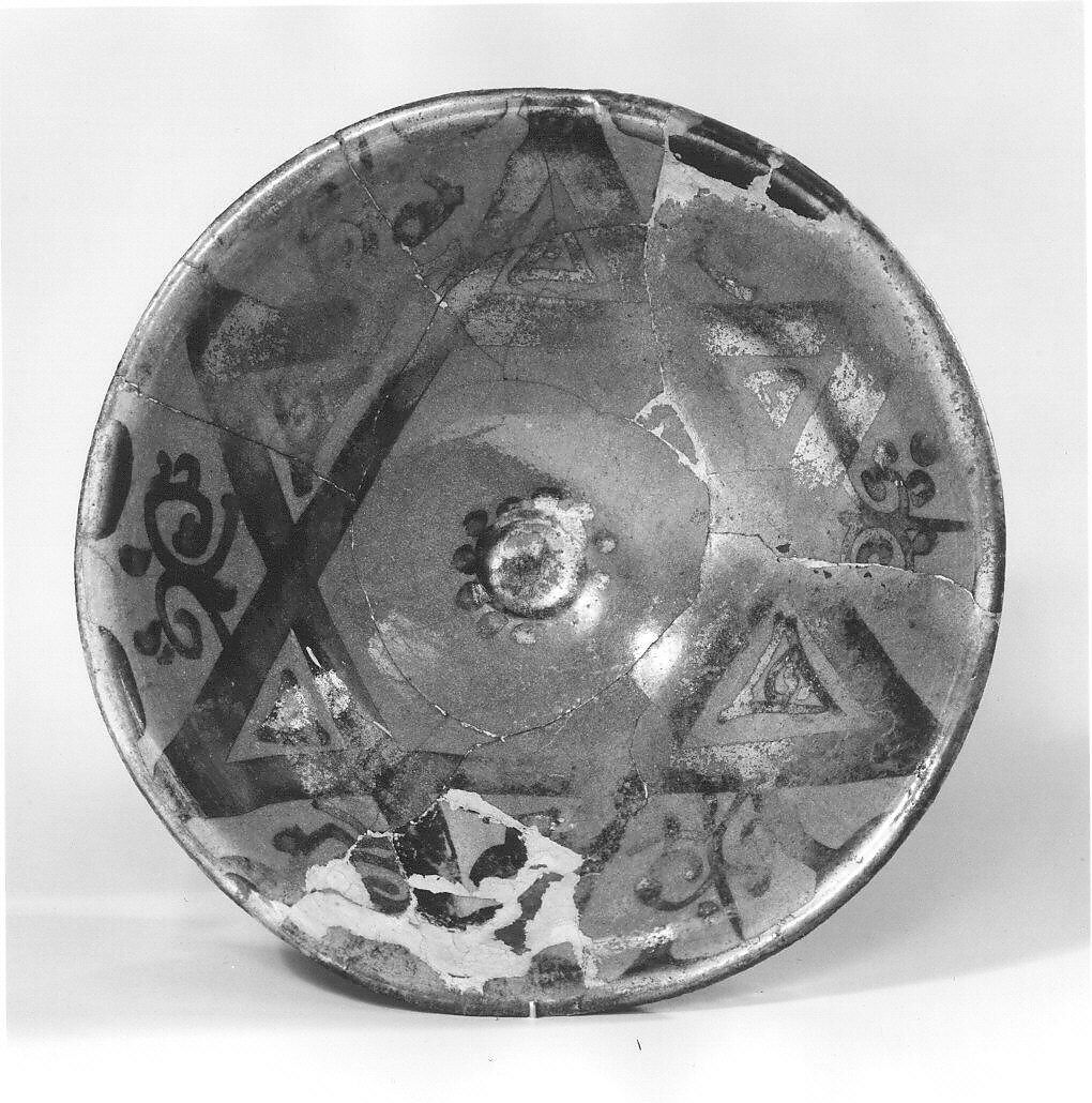 Bowl Depicting a Running Hare, Earthenware; luster-painted on opaque white glaze