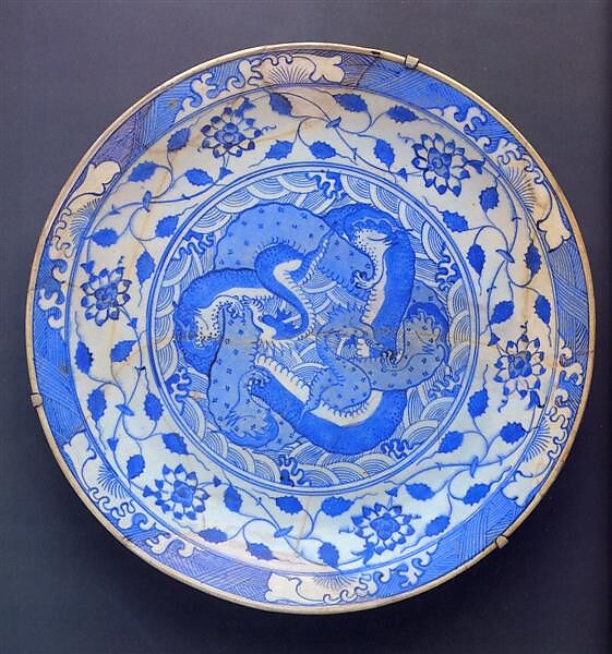 Dish with Two Intertwined Dragons, Stonepaste; painted in blue under transparent glaze