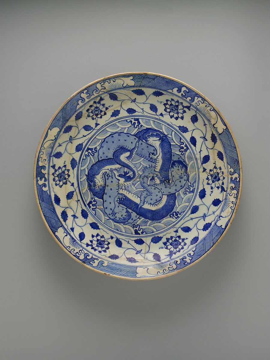 Dish with Two Intertwined Dragons, Stonepaste; painted in blue under transparent glaze 