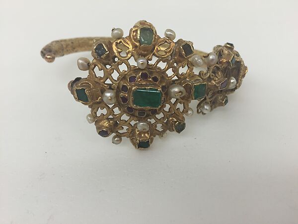 Ear Ornament, Gold; set with rubies, emeralds, and pearls 