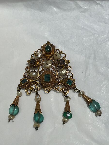 Head Ornament, Gold, topaz, green beryl, glass, pearls 