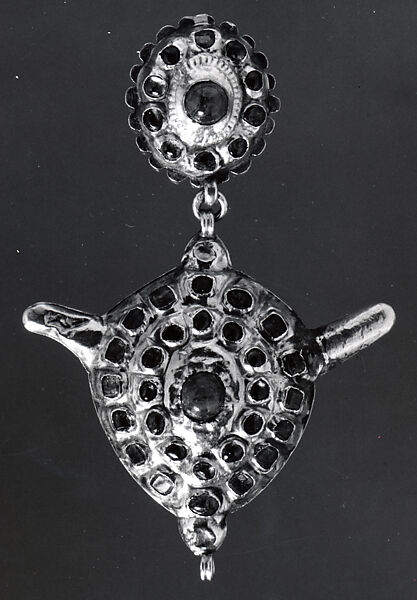 Pendant or Head Ornament, Gold, rubies, green beryl, silver