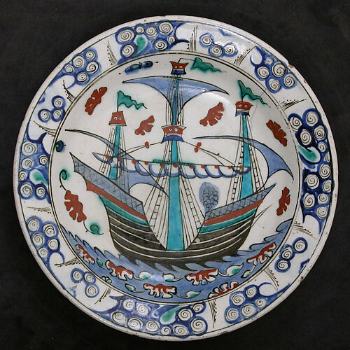 Dish with Sailing-ship Design