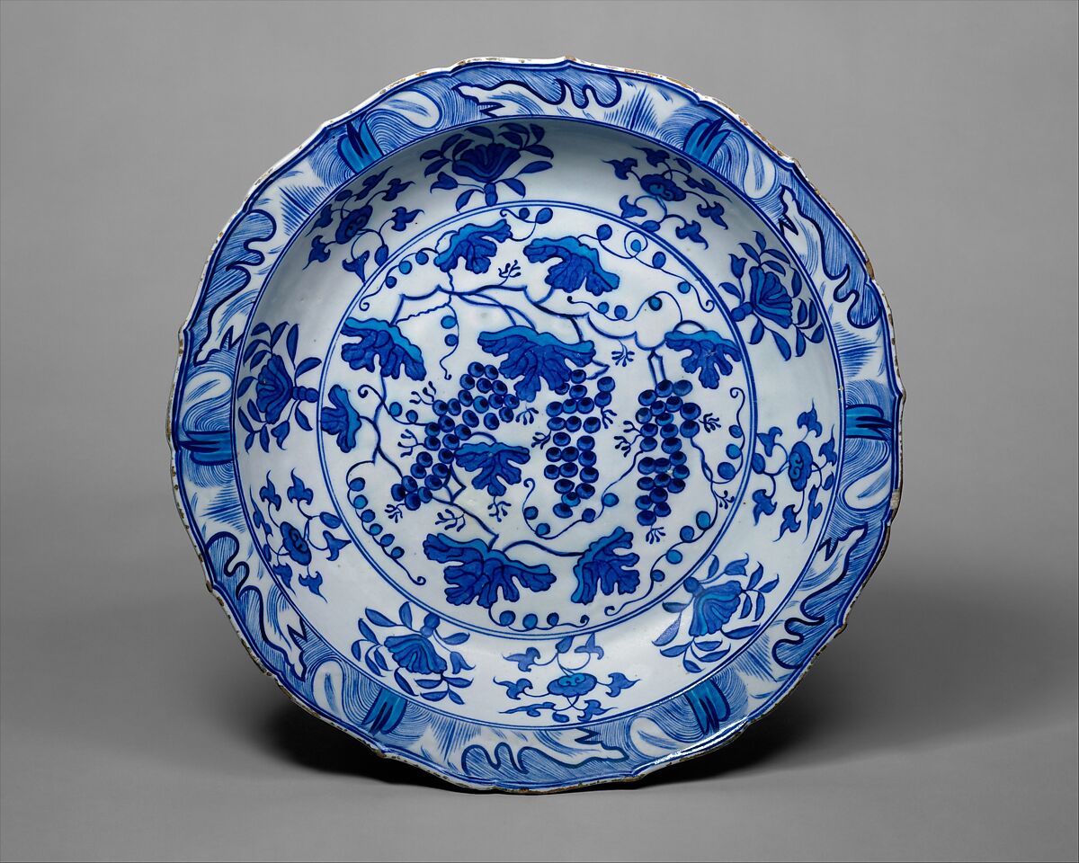 Dish, Stonepaste; painted under transparent glaze 