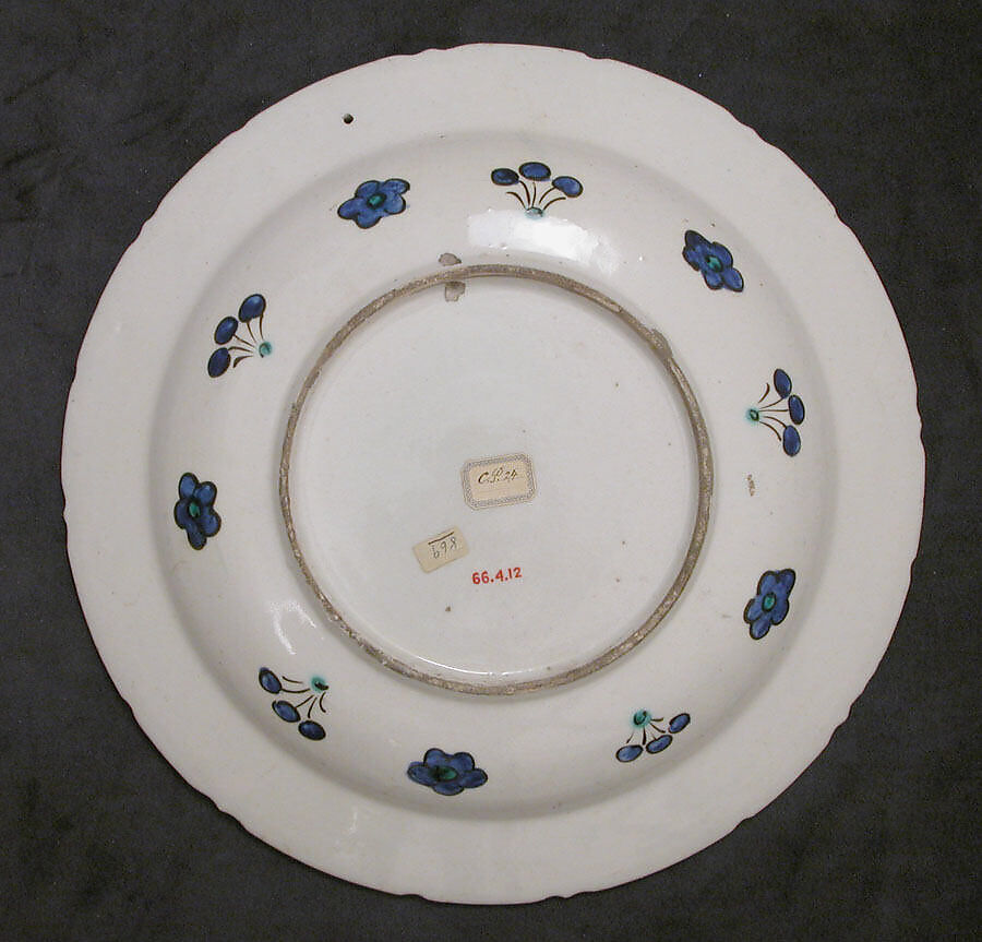 Dish, Stonepaste; underglaze painted on white slip