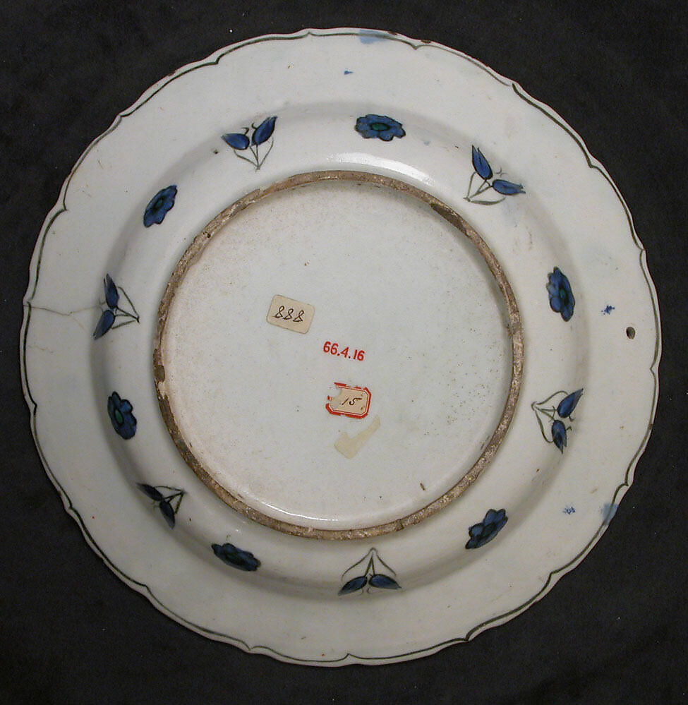 Dish, Stonepaste; underglaze painted on white slip
